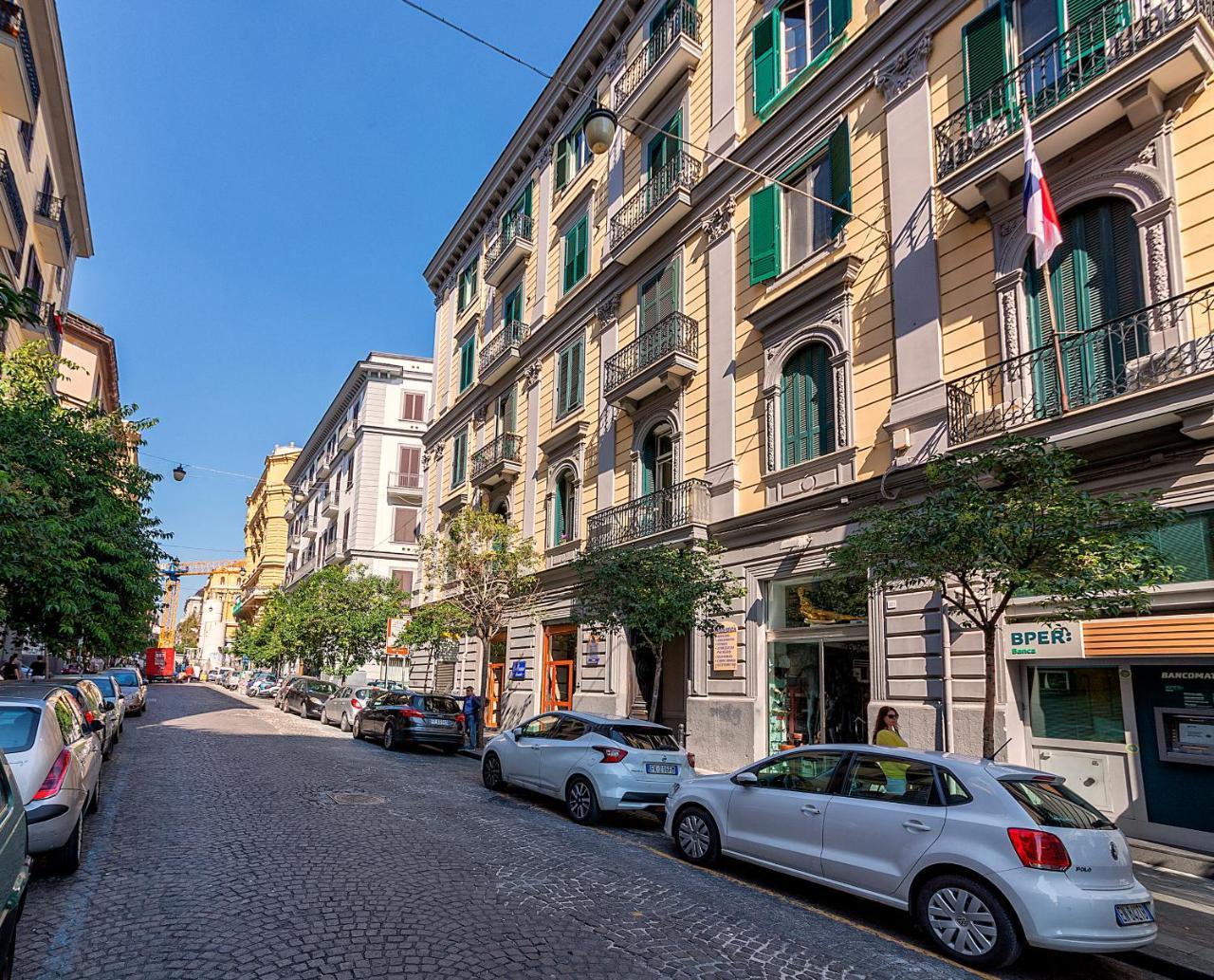 Be Italian Flat Duomo 319 Bed and Breakfast Napoli Eksteriør billede