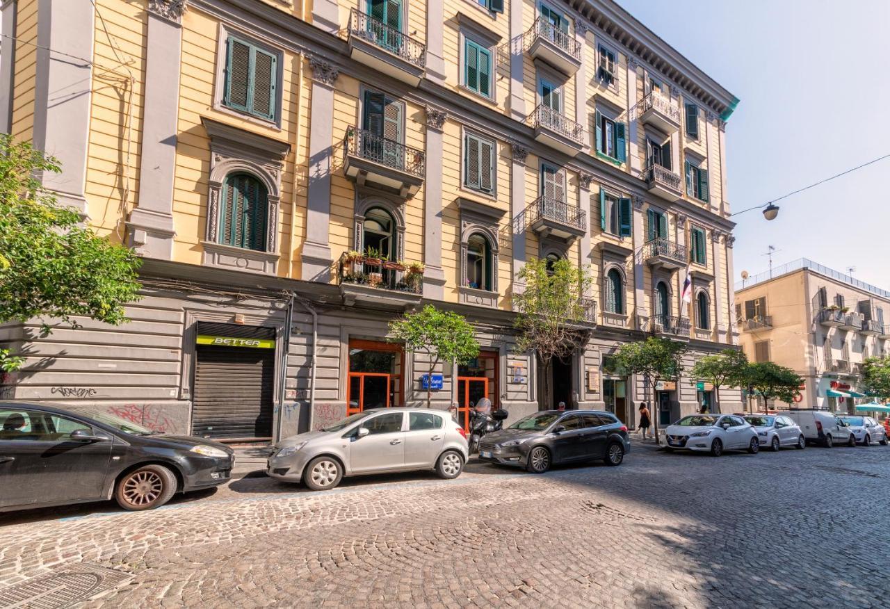 Be Italian Flat Duomo 319 Bed and Breakfast Napoli Eksteriør billede