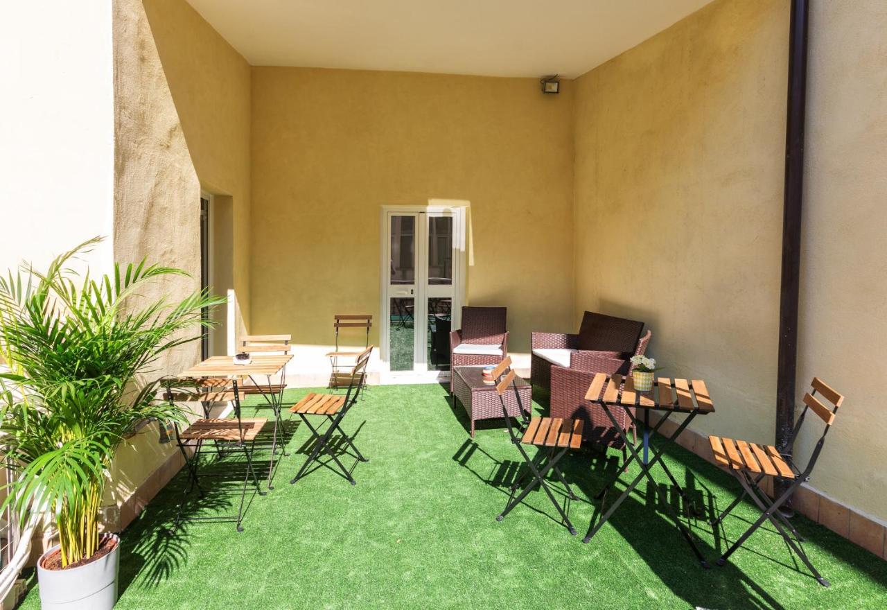 Be Italian Flat Duomo 319 Bed and Breakfast Napoli Eksteriør billede