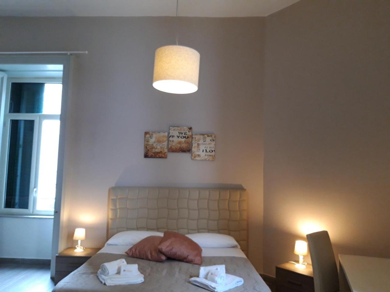 Be Italian Flat Duomo 319 Bed and Breakfast Napoli Eksteriør billede