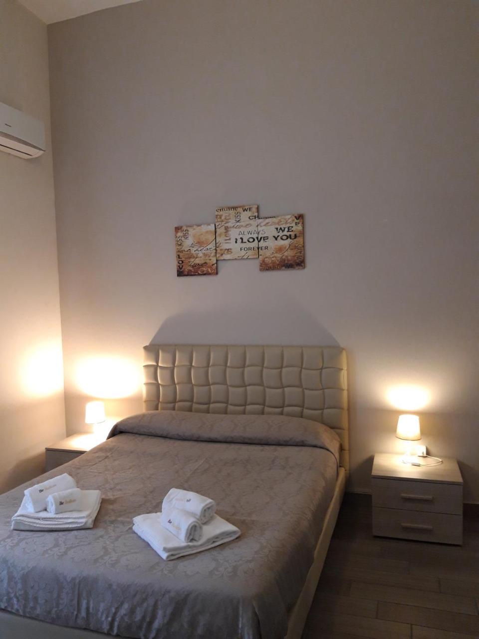 Be Italian Flat Duomo 319 Bed and Breakfast Napoli Eksteriør billede