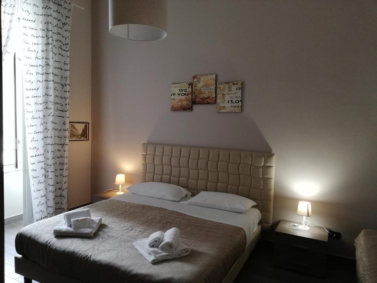 Be Italian Flat Duomo 319 Bed and Breakfast Napoli Eksteriør billede