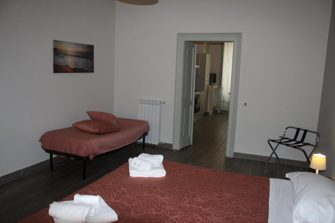 Be Italian Flat Duomo 319 Bed and Breakfast Napoli Eksteriør billede