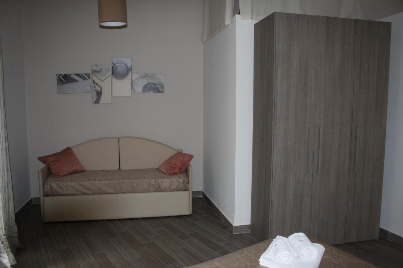 Be Italian Flat Duomo 319 Bed and Breakfast Napoli Eksteriør billede
