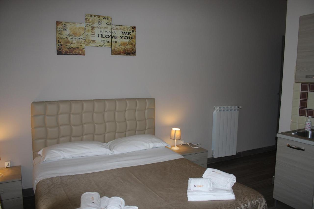 Be Italian Flat Duomo 319 Bed and Breakfast Napoli Eksteriør billede